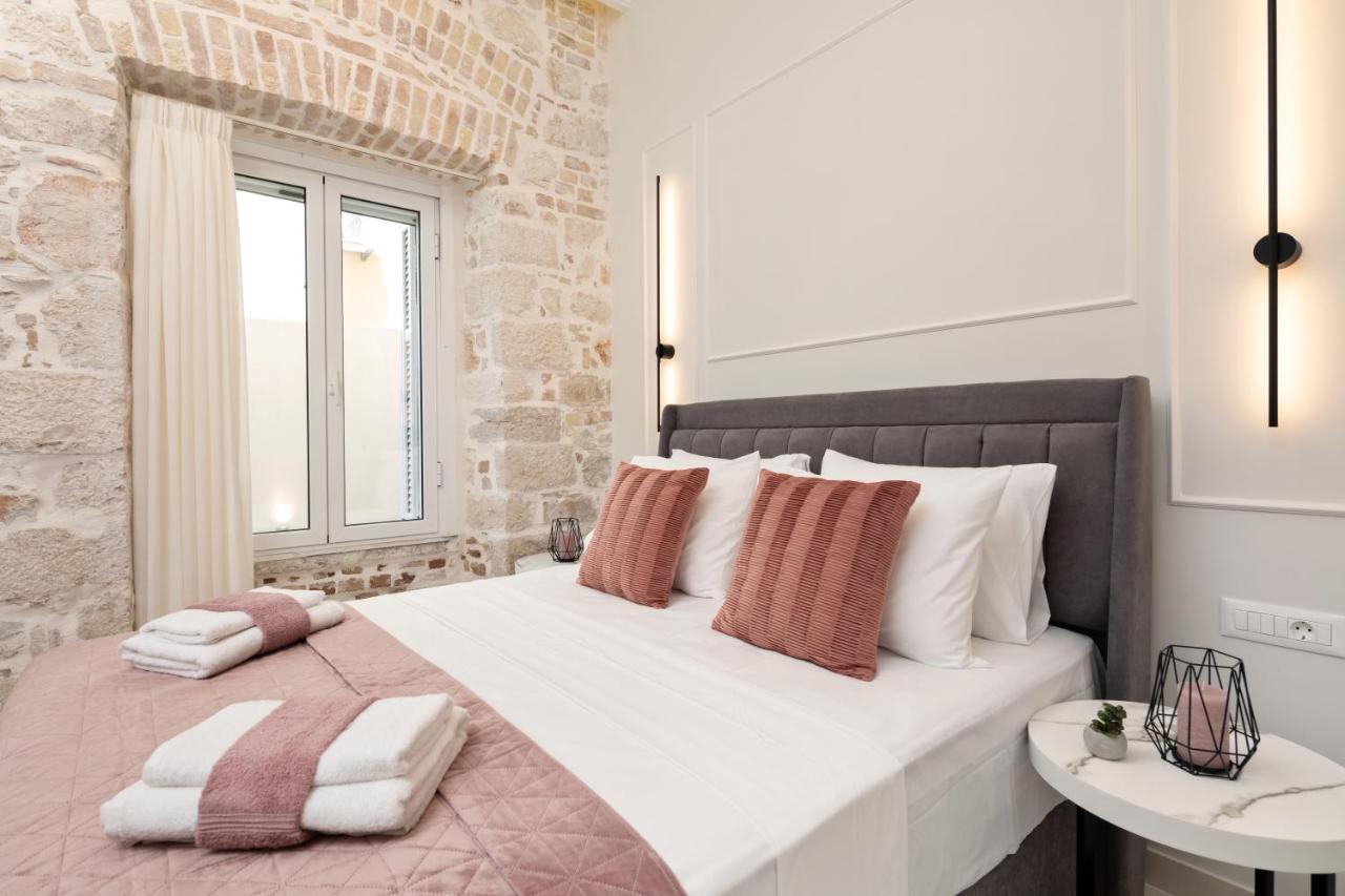 Modern-Vintage Old Town Suites Corfu  Extérieur photo