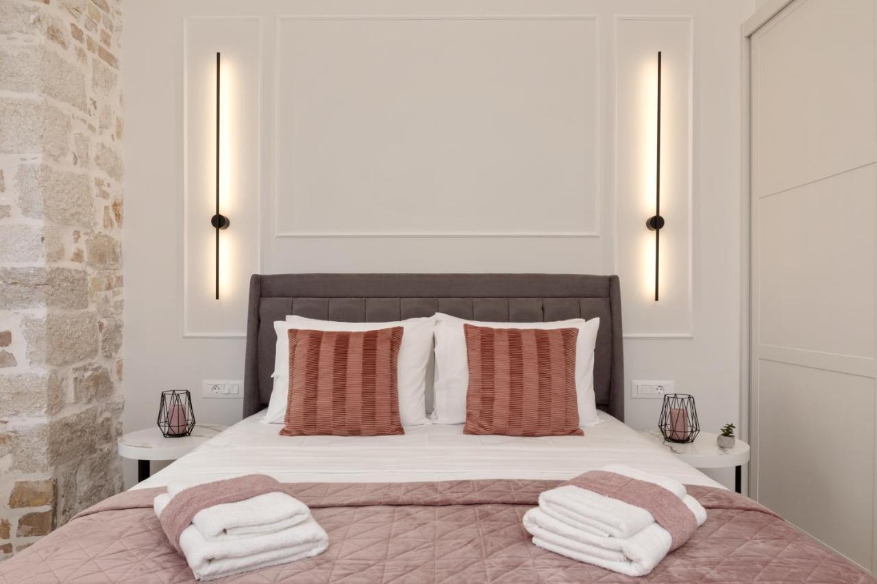 Modern-Vintage Old Town Suites Corfu  Extérieur photo