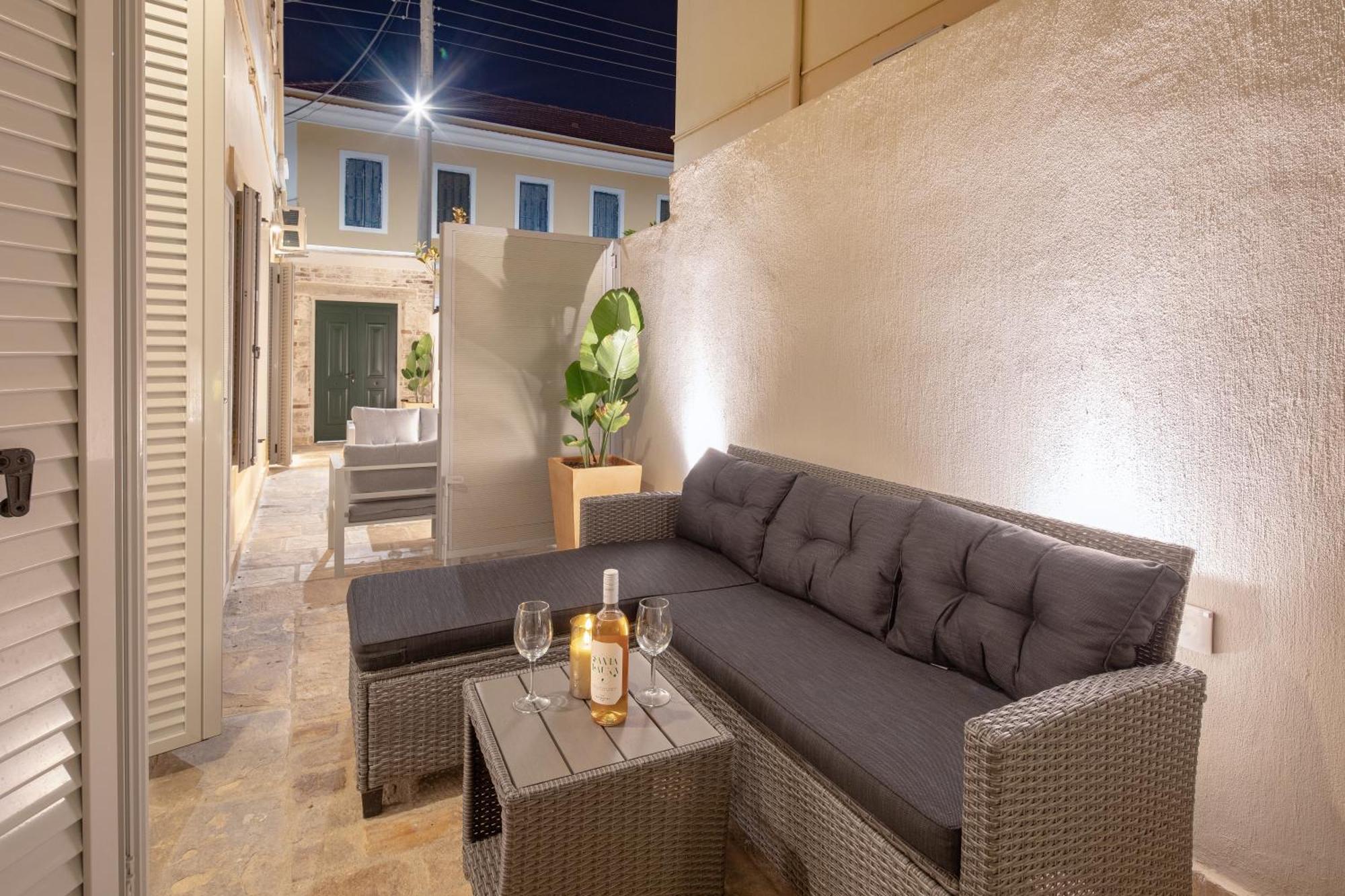 Modern-Vintage Old Town Suites Corfu  Extérieur photo