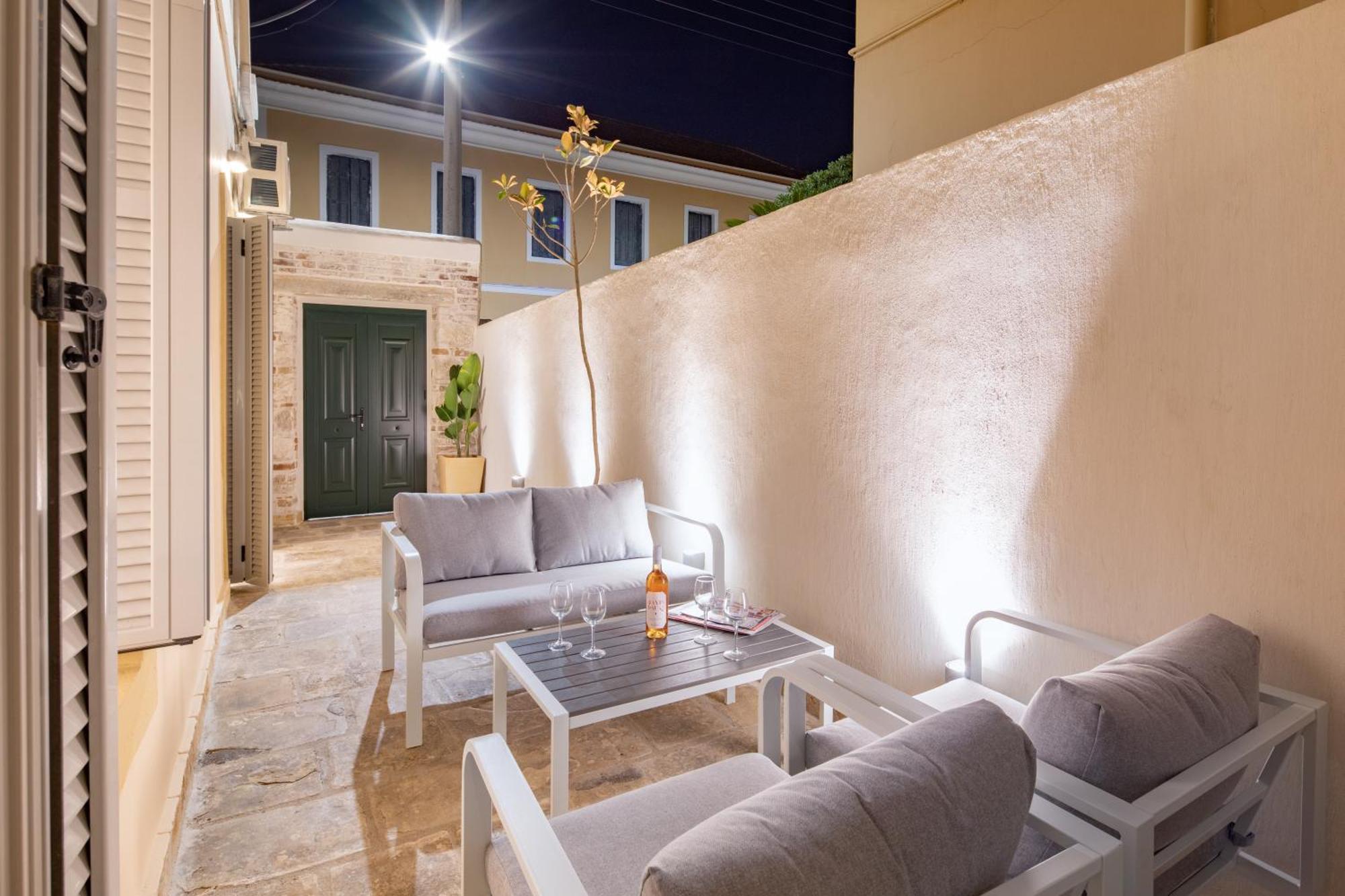 Modern-Vintage Old Town Suites Corfu  Extérieur photo